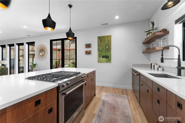 $1,325,250 | 485 Hidden Lane, Chelan, WA 98816