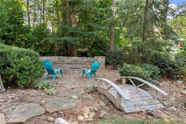 $999,999 | 1495 Spalding Drive, Sandy Springs, GA 30350