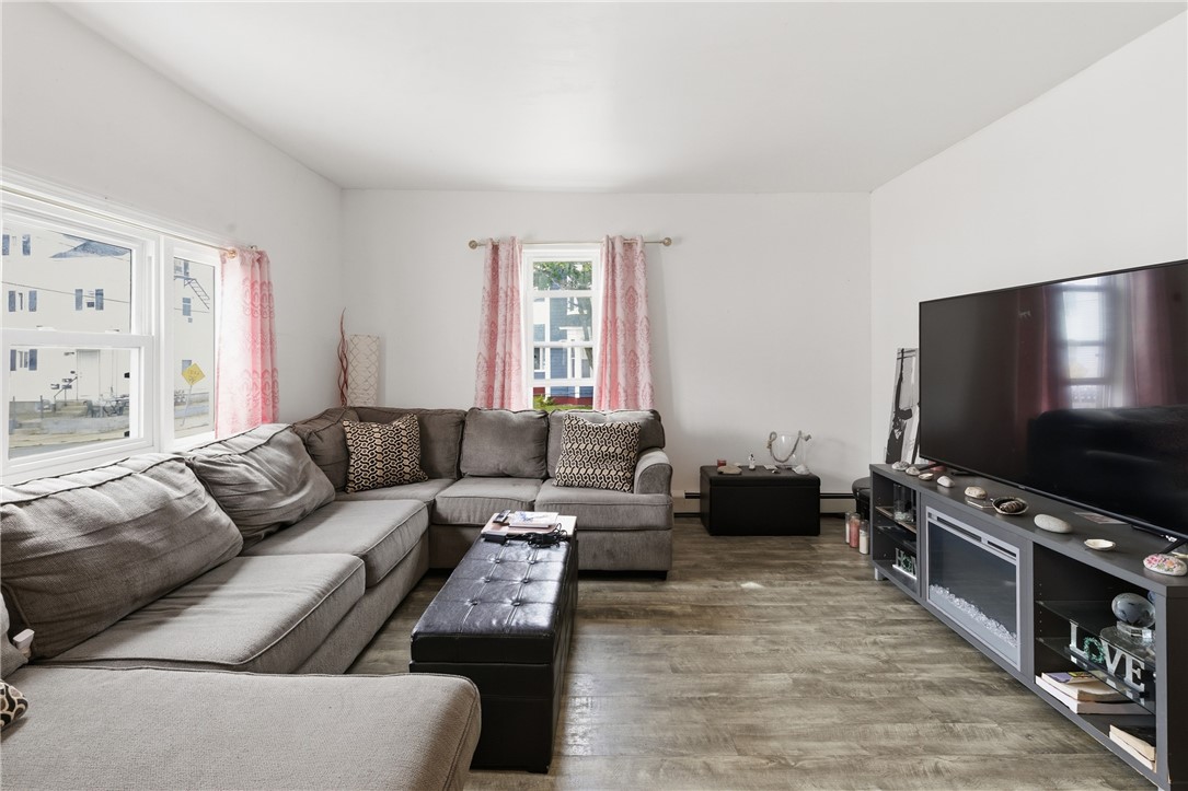 46 Lilac Street Pawtucket, RI 02860 - Photo 4 of 27