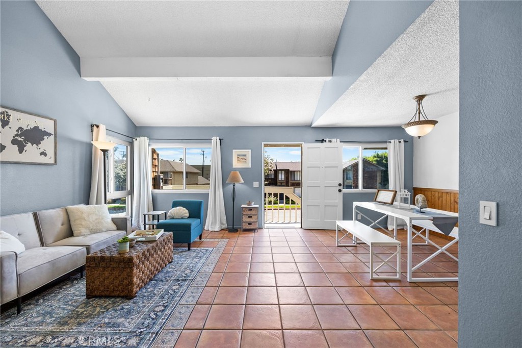 931 South Sutter Creek Road Anaheim, CA 92804 - Photo 7 of 36