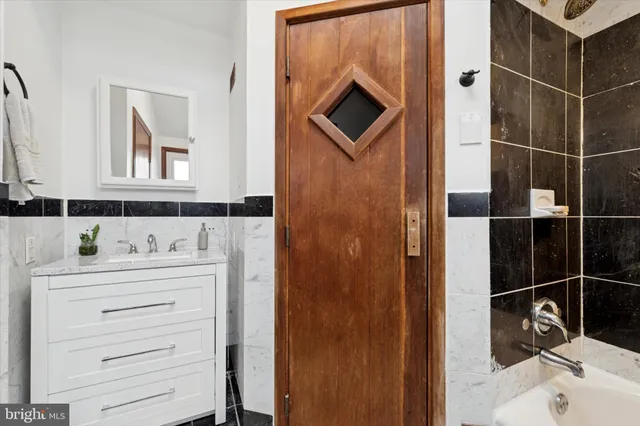 $649,900 | 1126 Mt Vernon Street, Philadelphia, PA 19123