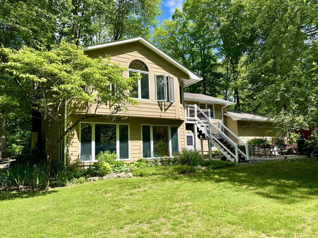 866 Burts Pit Road Northampton, MA 01062 - Photo 4 of 42