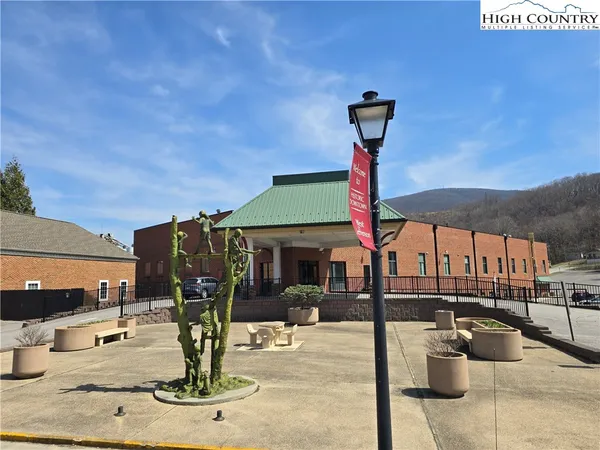 $415,000 | 207 Jefferson Station Place, Unit 207, West Jefferson, NC 28694