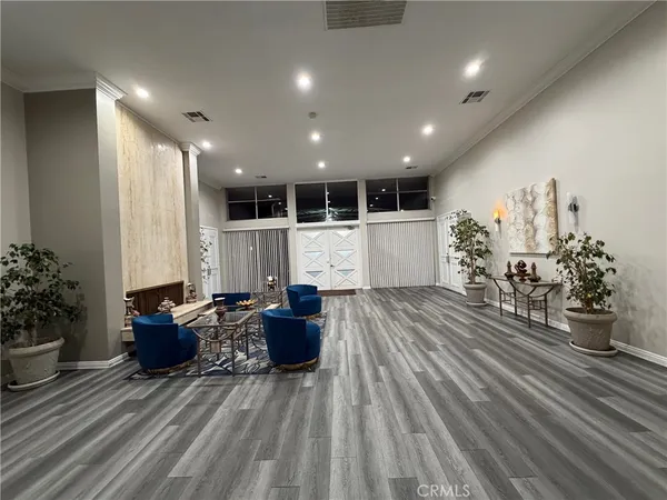 $469,000 | 5301 Balboa Boulevard, Unit F2, Encino, CA 91316