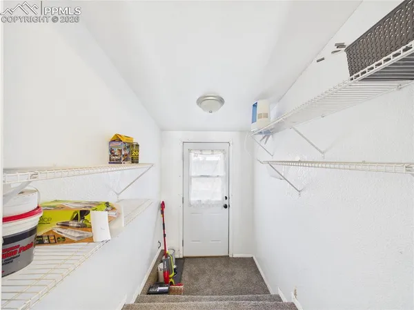 a view of utility room