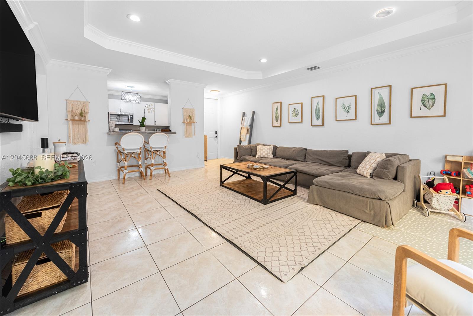 22807 Southwest 89th Path Cutler Bay, FL 33190 - Photo 4 of 43