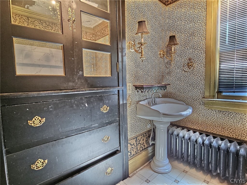 208 West Embargo Street Rome, NY 13440 - Photo 14 of 32
