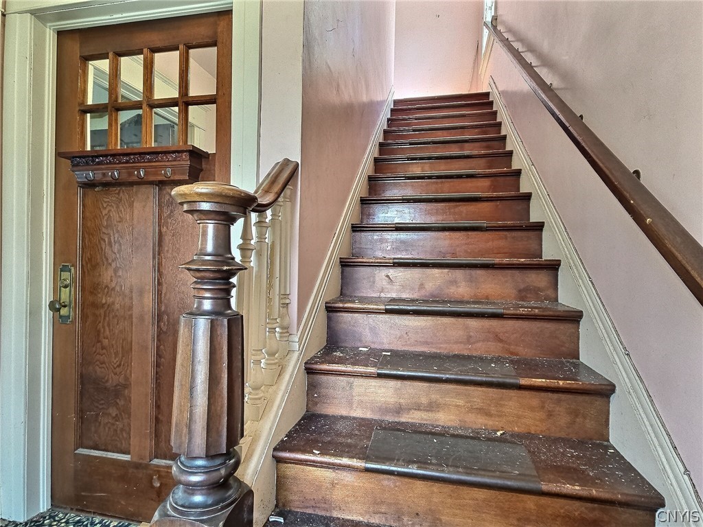 208 West Embargo Street Rome, NY 13440 - Photo 17 of 32