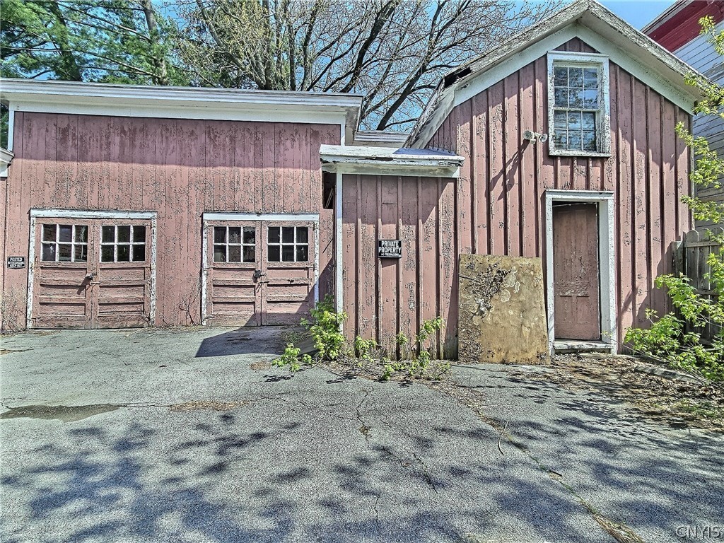 208 West Embargo Street Rome, NY 13440 - Photo 27 of 32