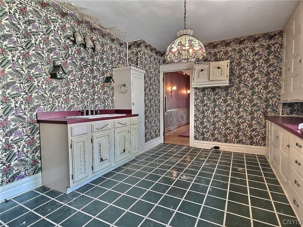 208 West Embargo Street Rome, NY 13440 - Photo 10 of 32