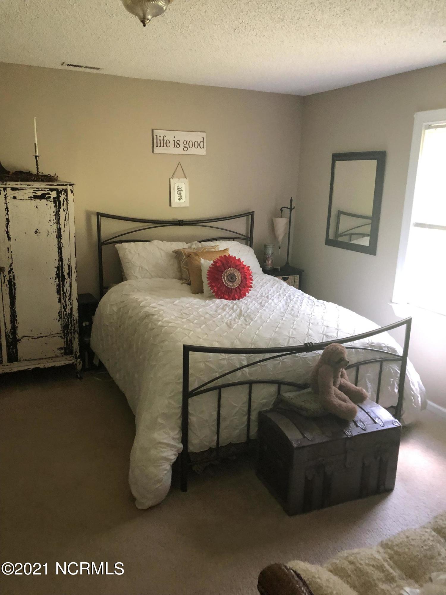 487 Huntingridge Road, Unit A&B Greenville, NC 27834 - Photo 8 of 15 3 Bed Unit