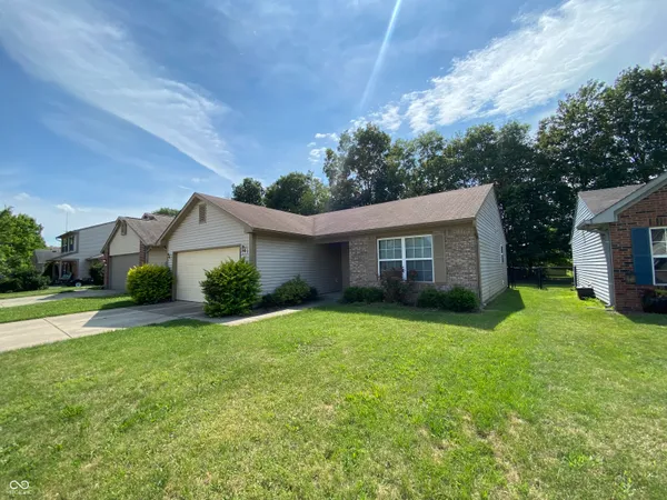 $1,695 | 450 Ashby Drive, Greenfield, IN 46140