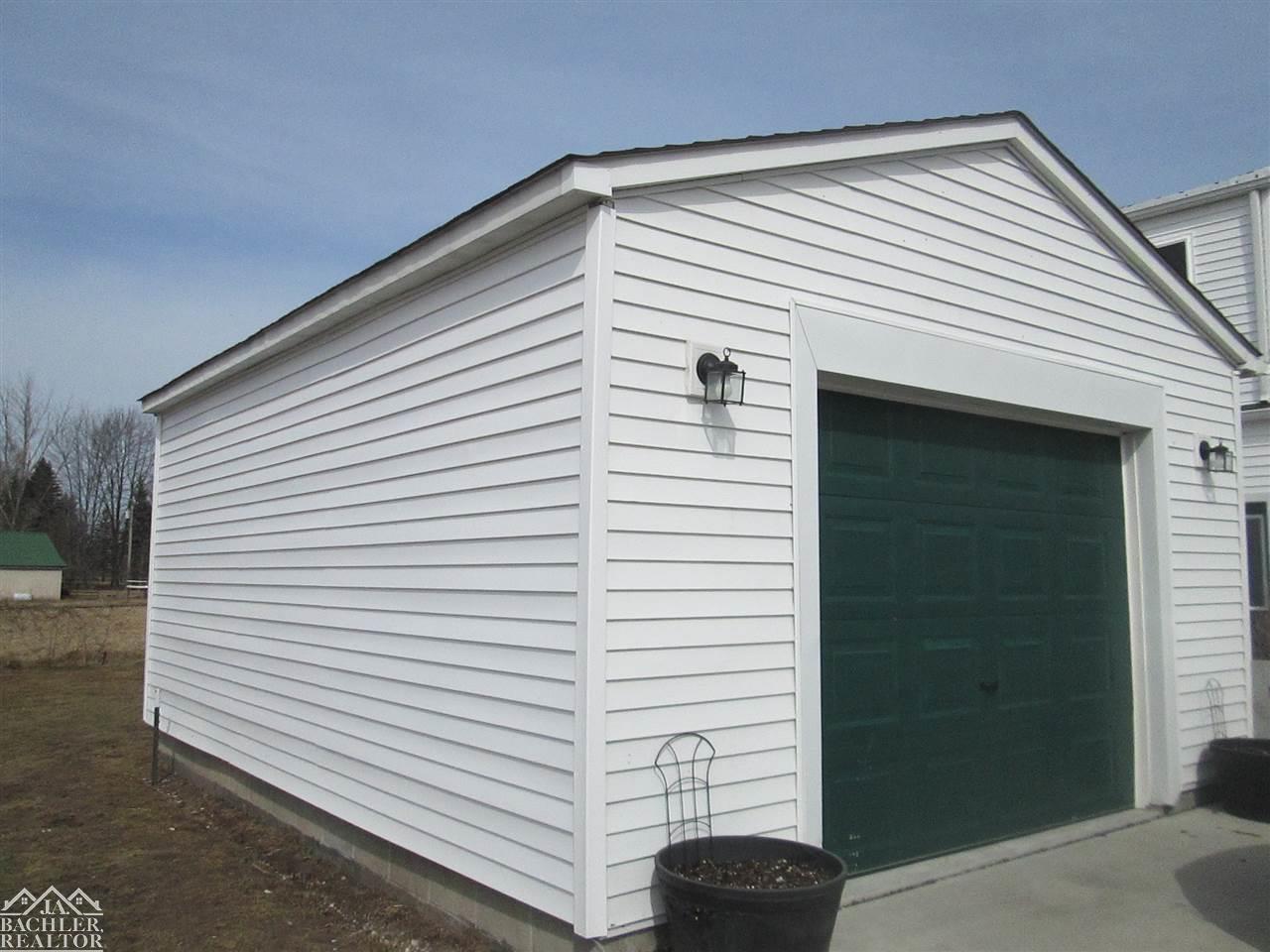4331 Carrigan Road Fort Gratiot, MI 48059 - Photo 4 of 23 31374034-3.JPG