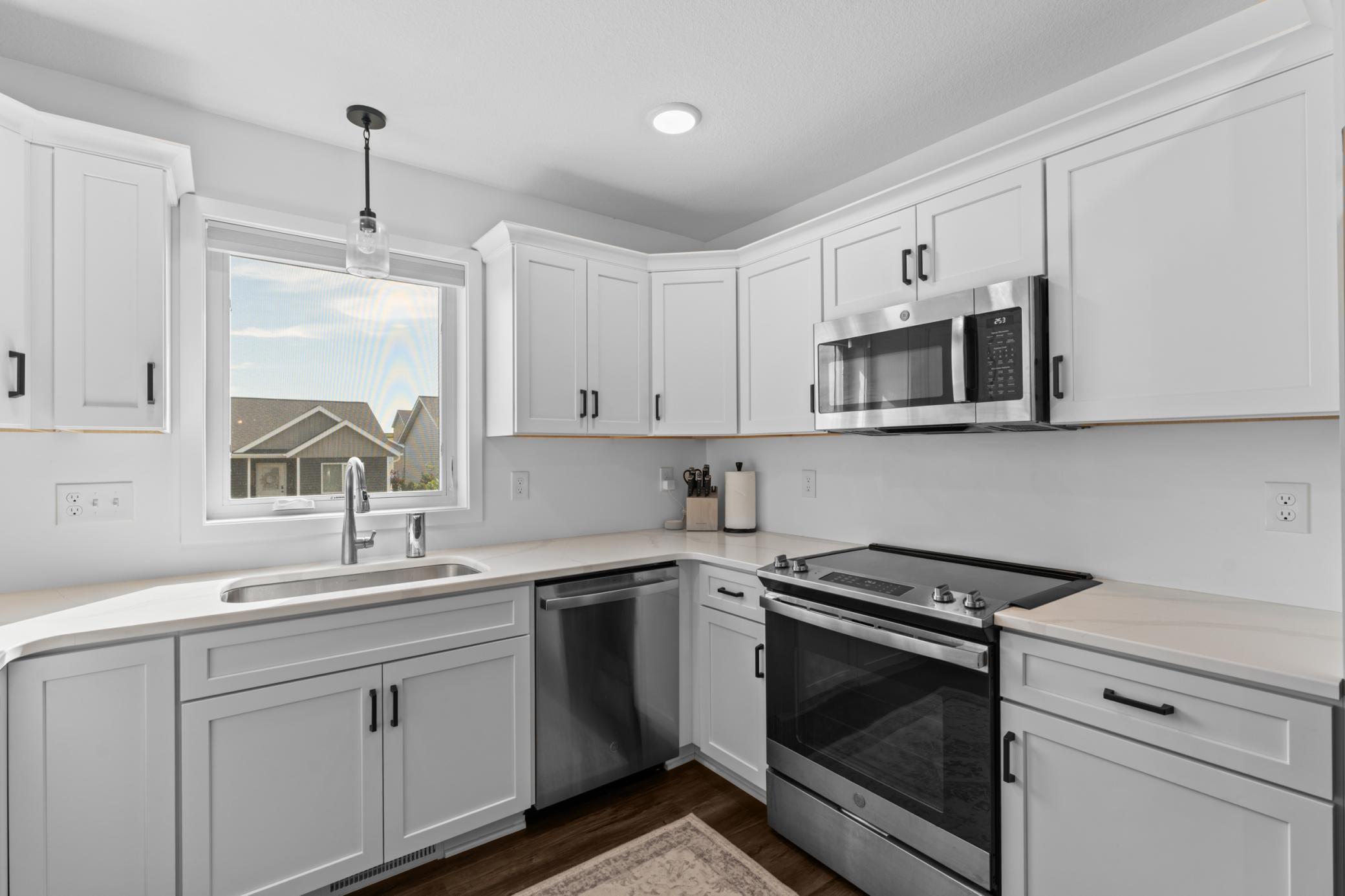 6037 Sandstone Street Northwest Rochester, MN 55901 - Photo 5 of 26 Gallery Image 5