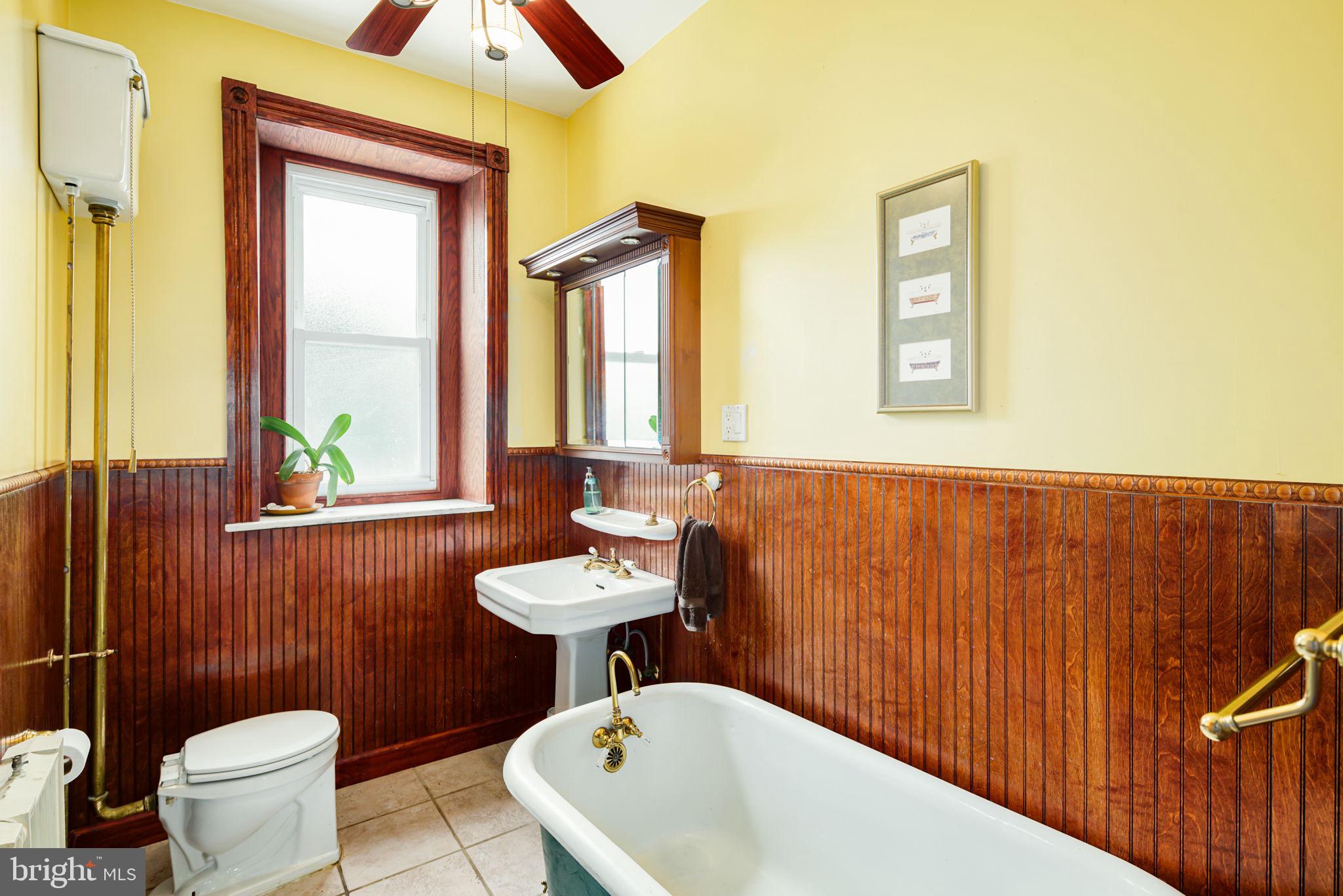 6524 Ridge Avenue Philadelphia, PA 19128 - Photo 20 of 34 2nd floor full bathroom