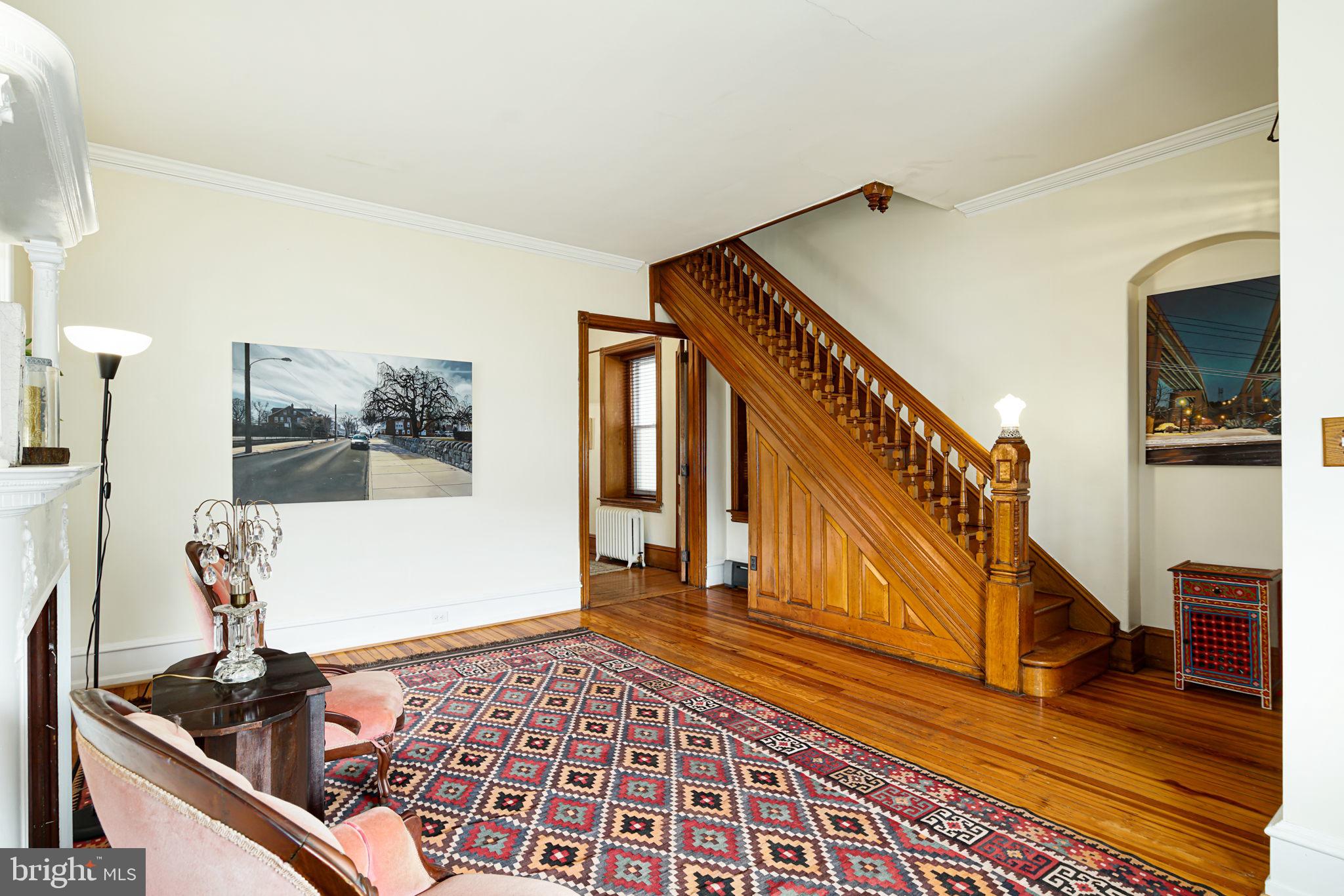 6524 Ridge Avenue Philadelphia, PA 19128 - Photo 2 of 34 Living room