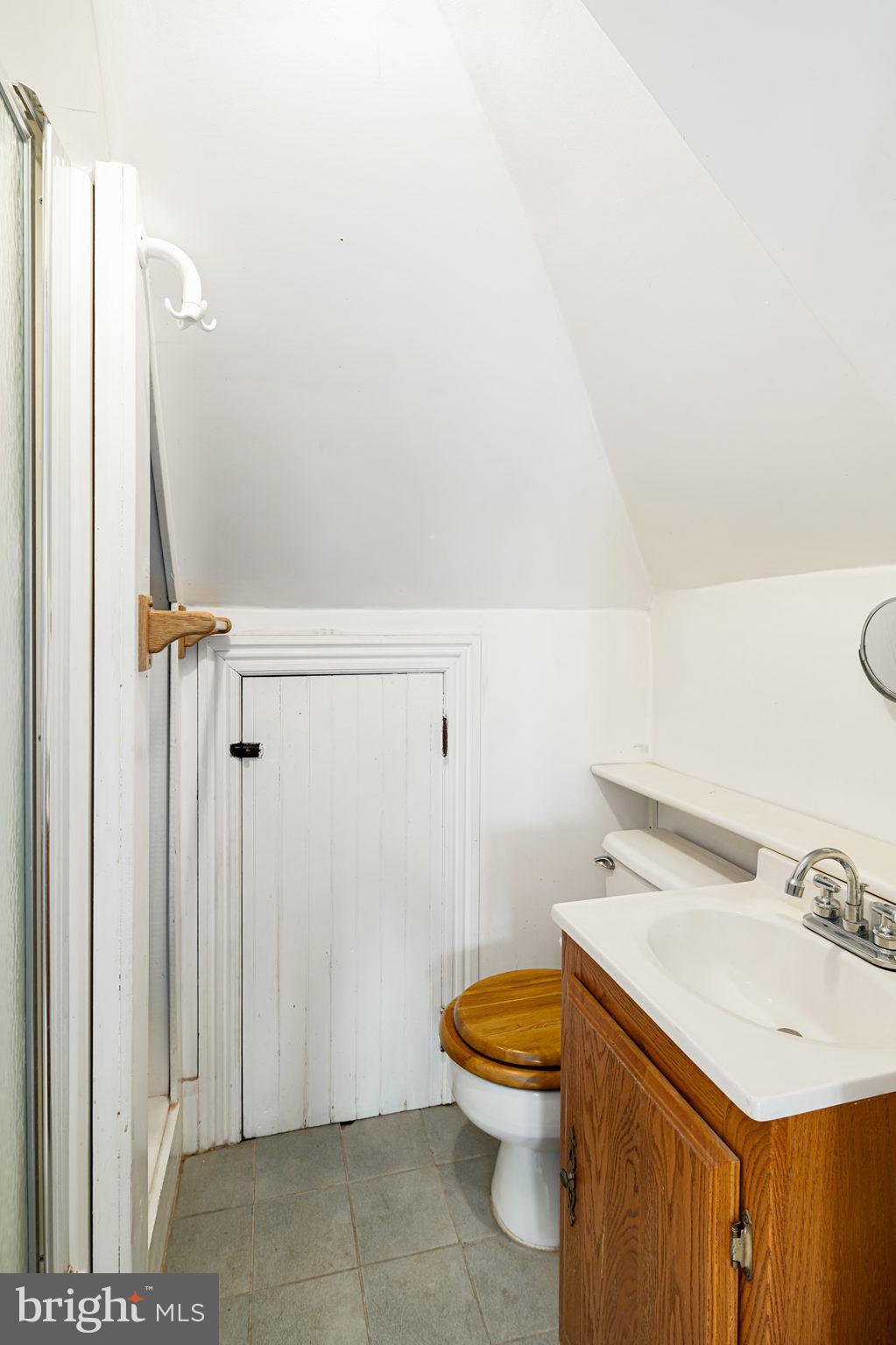 6524 Ridge Avenue Philadelphia, PA 19128 - Photo 24 of 34 Ensuite bathroom 3rd floor