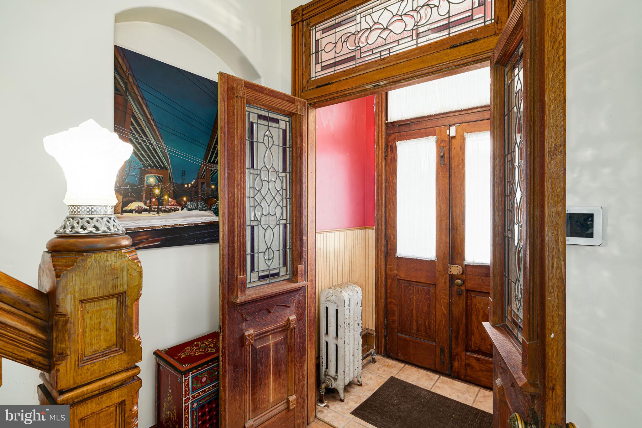 6524 Ridge Avenue Philadelphia, PA 19128 - Photo 4 of 34 Vestibule