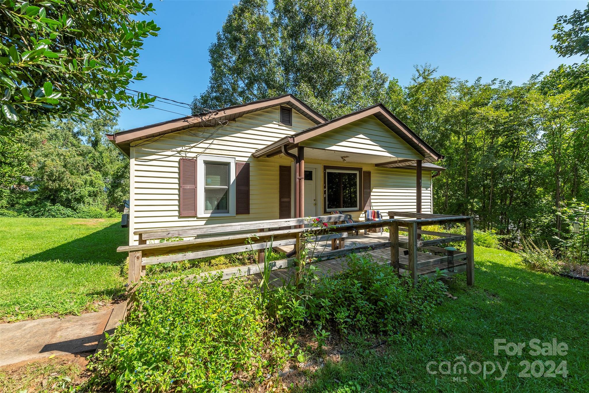 25 Cherokee Road Asheville, NC 28806 - Photo 1 of 42 Gallery Image 1