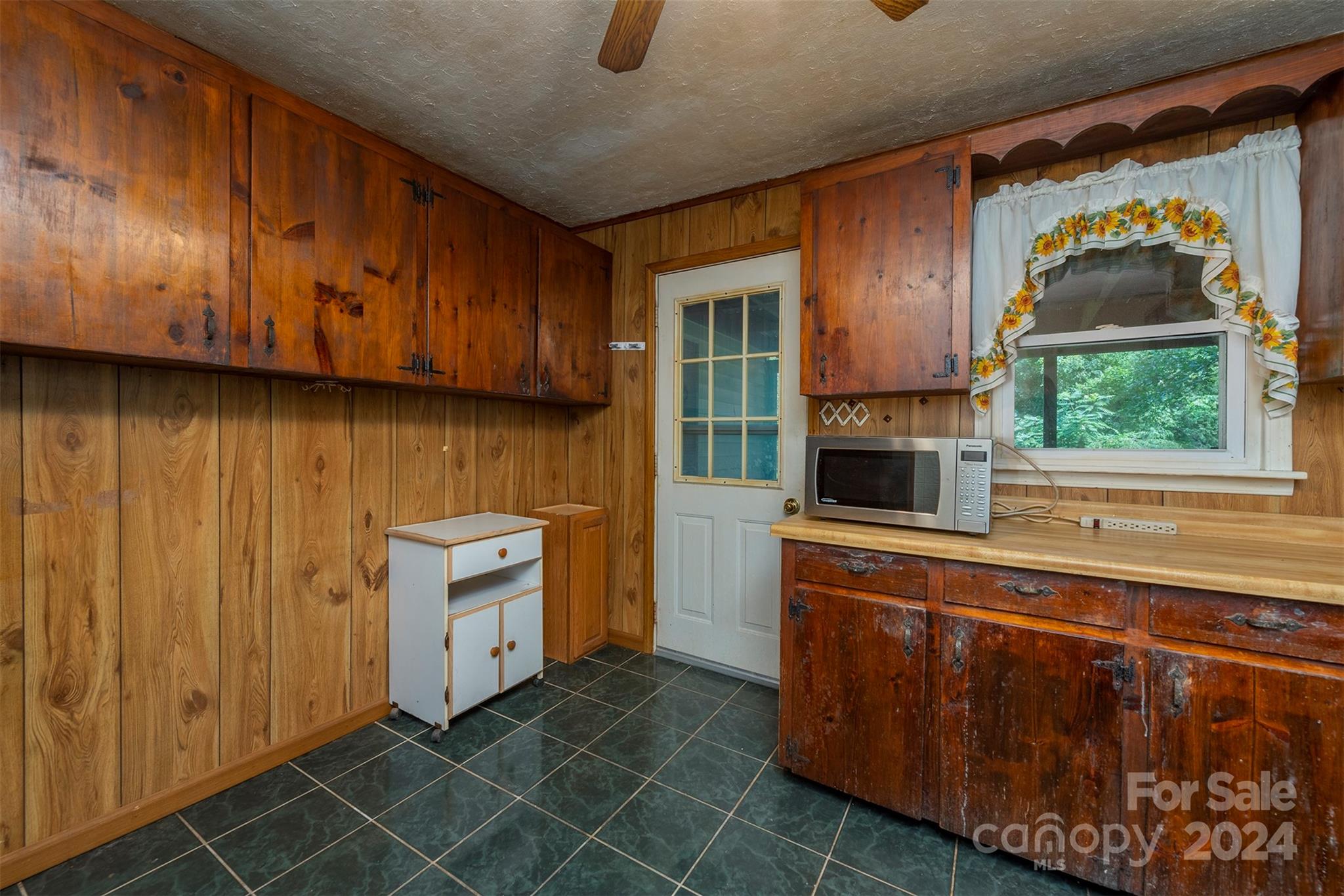 25 Cherokee Road Asheville, NC 28806 - Photo 27 of 42 Gallery Image 27