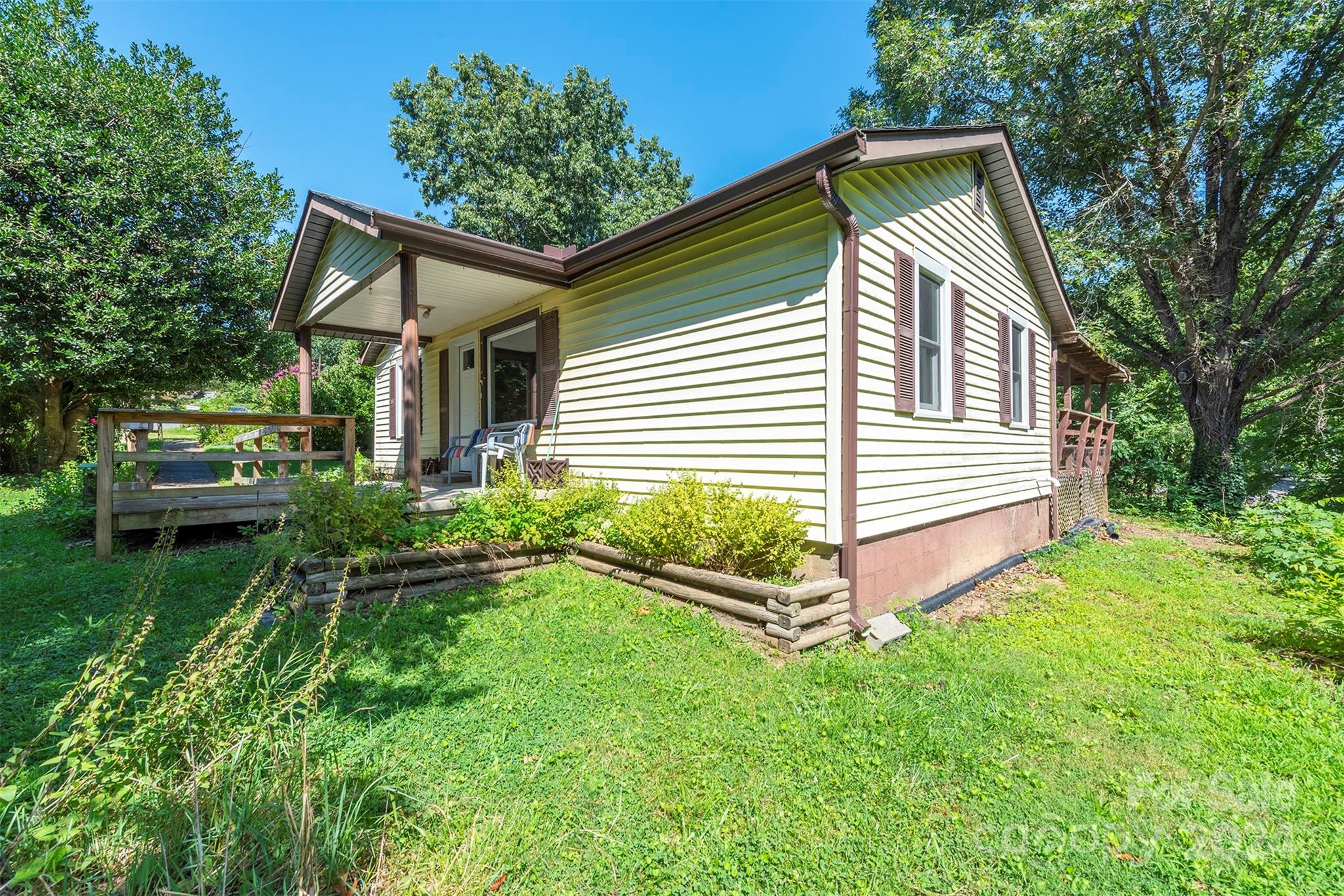 25 Cherokee Road Asheville, NC 28806 - Photo 4 of 42 Gallery Image 4