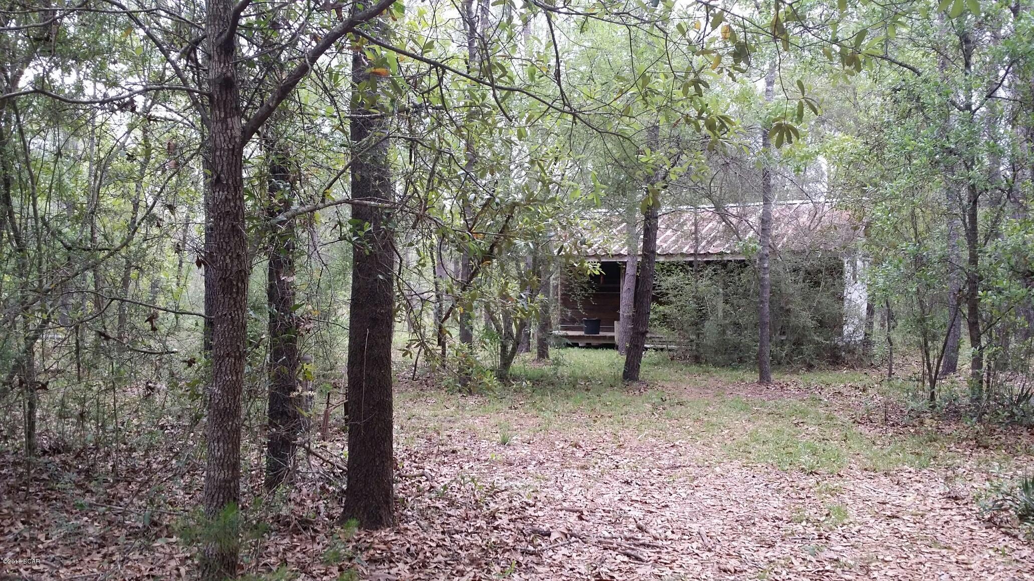 911 Spikes Road Southport, FL 32409 - Photo 6 of 9