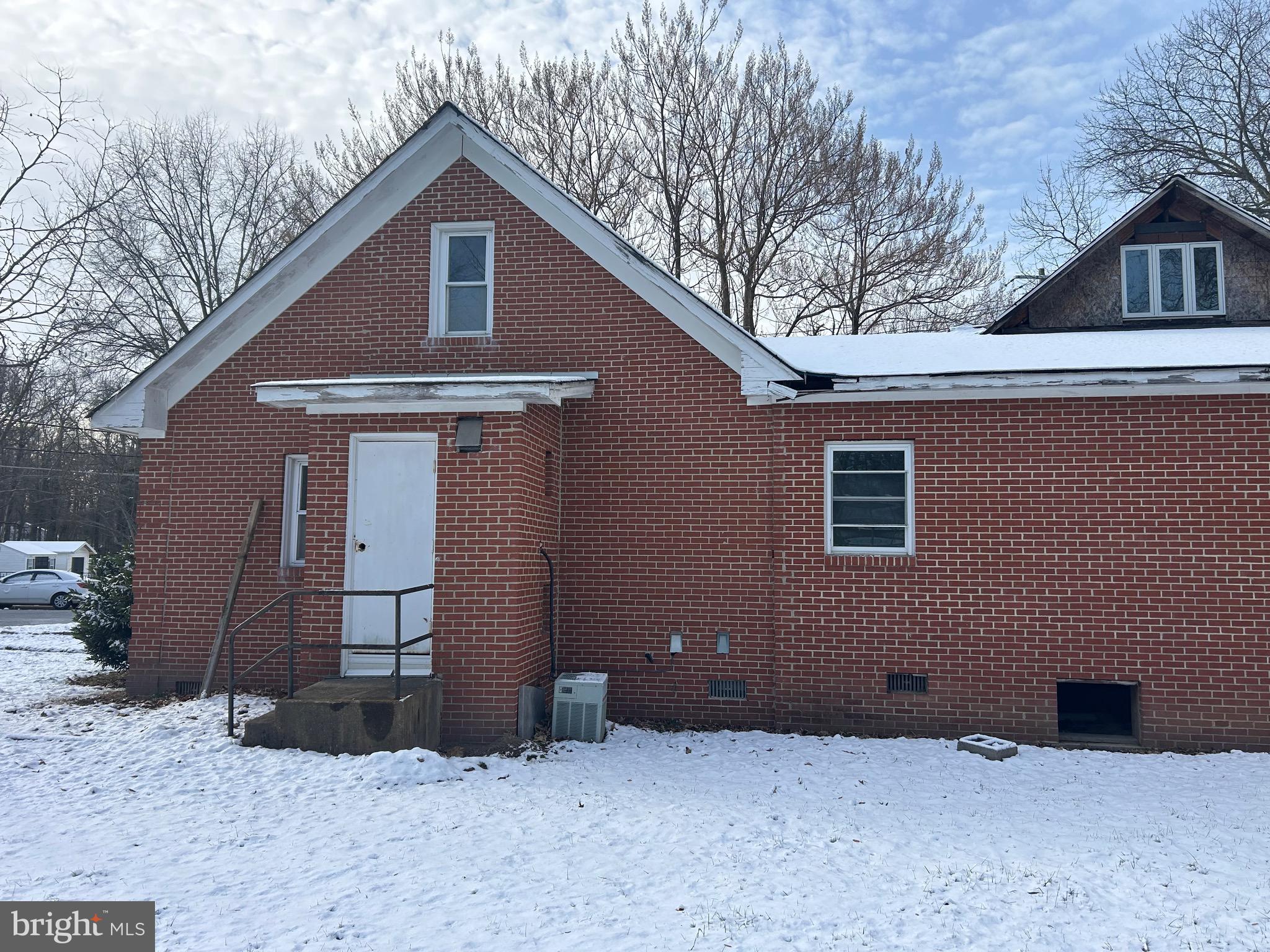6600 Woodland Road Morningside, MD 20746 - Photo 13 of 100 a view of a house with a yard