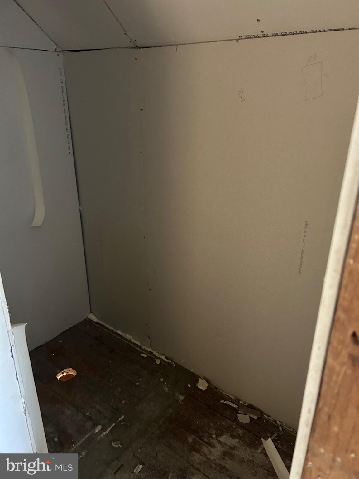 6600 Woodland Road Morningside, MD 20746 - Photo 36 of 100 a view of a small space