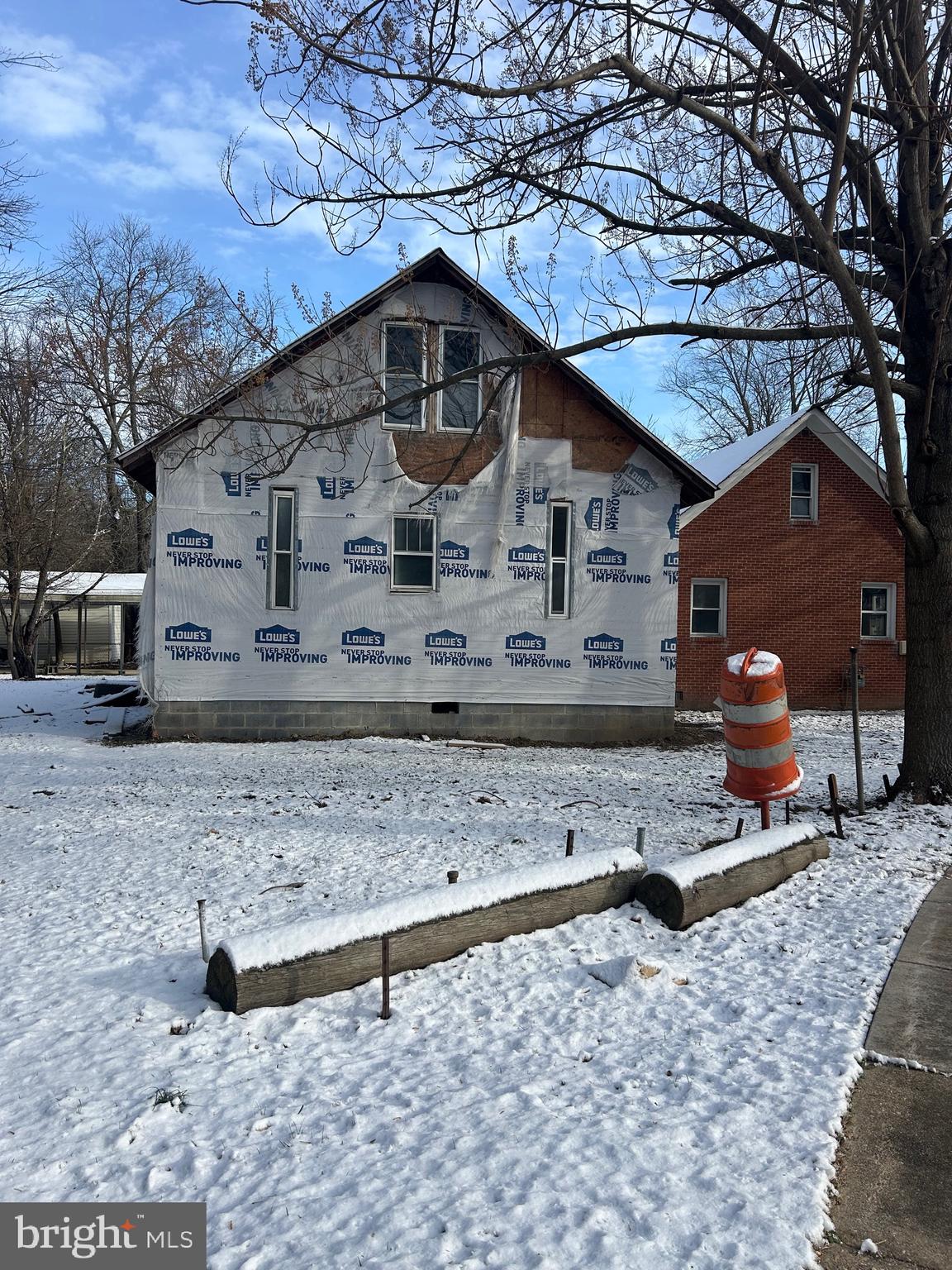 6600 Woodland Road Morningside, MD 20746 - Photo 4 of 100 a view of a house with a yard