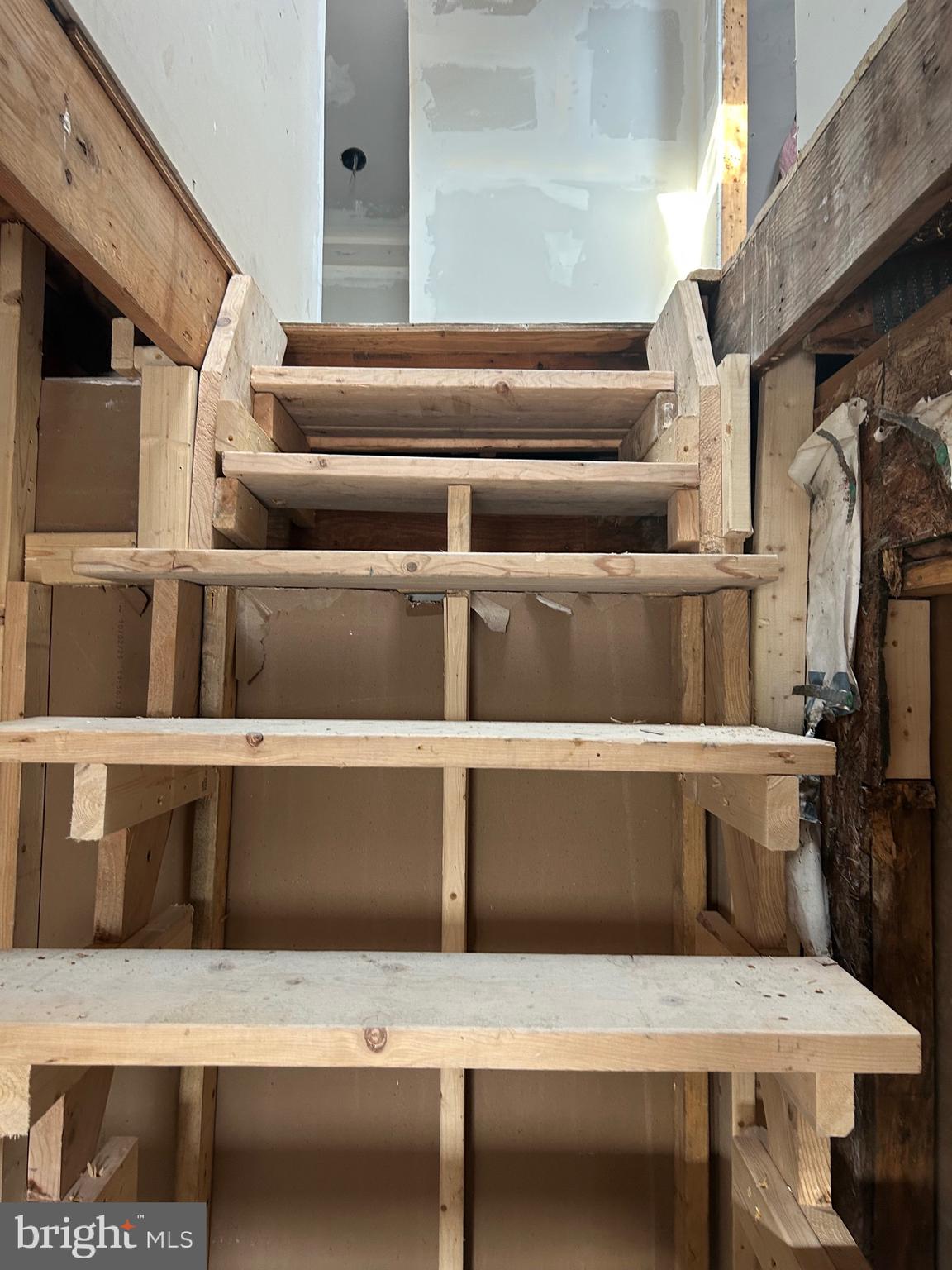 6600 Woodland Road Morningside, MD 20746 - Photo 55 of 100 a close view of closet