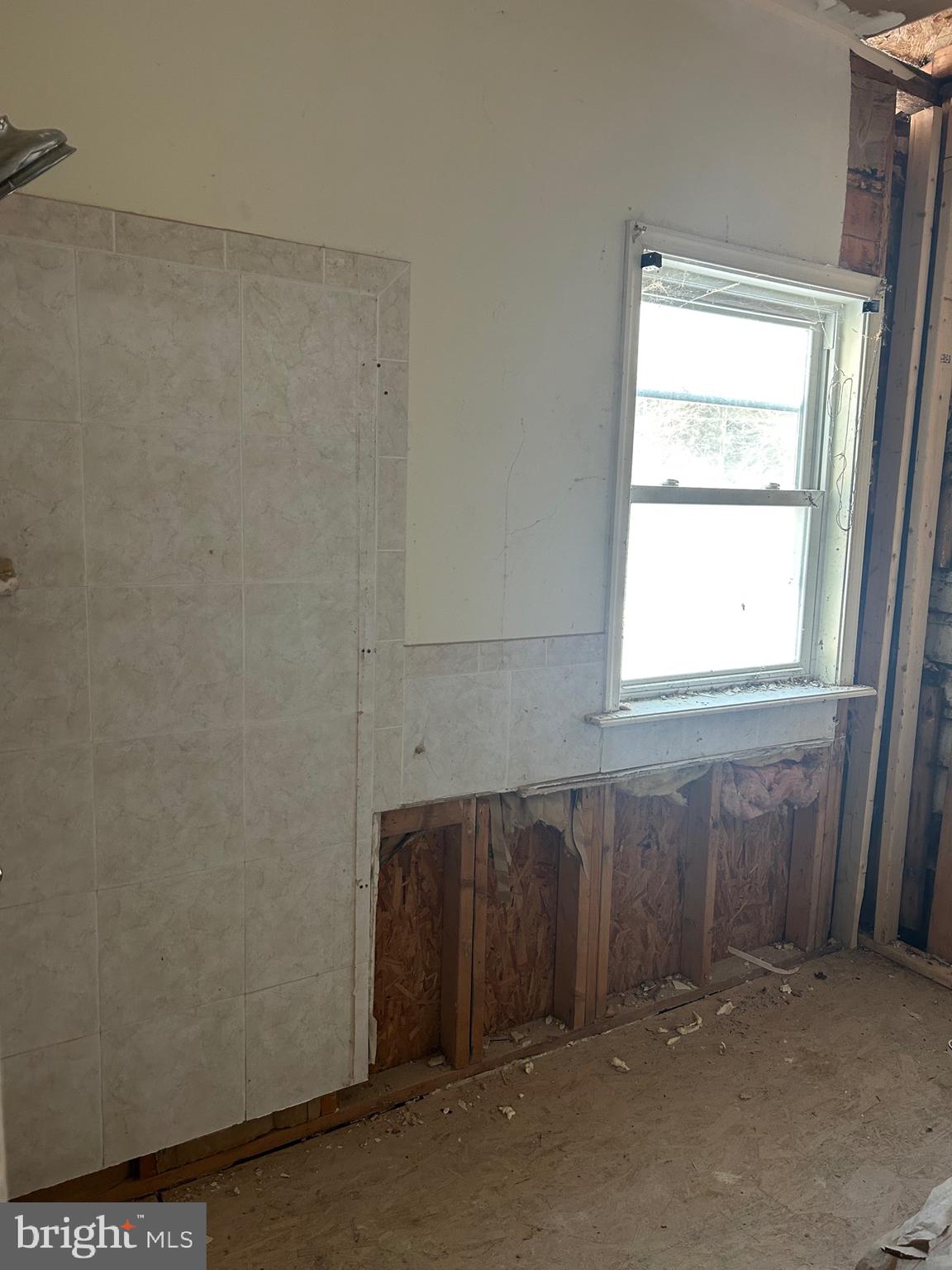 6600 Woodland Road Morningside, MD 20746 - Photo 78 of 100 a bathroom with a sink and a window