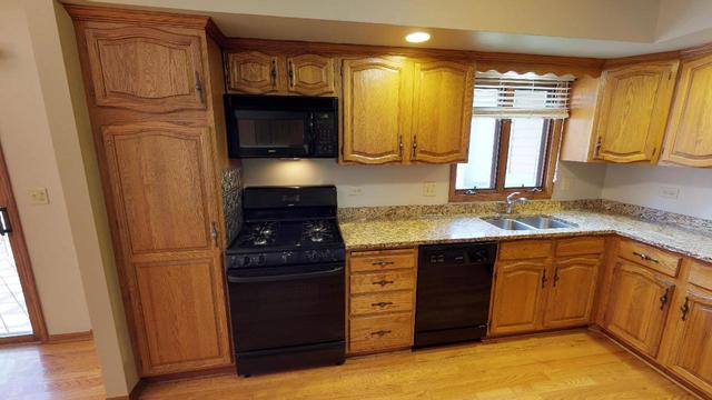537 Blue Ridge Court Elgin, IL 60123 - Photo 9 of 24 Gallery Image 9