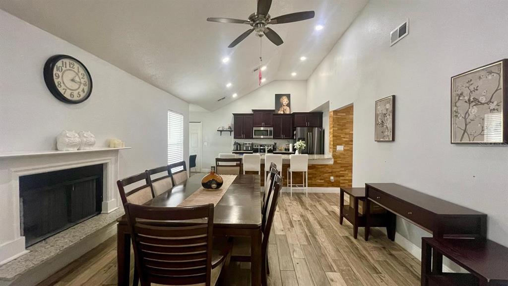 1044 Nin Street Orlando, FL 32835 - Photo 10 of 56