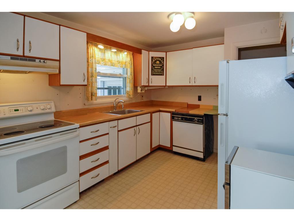 70 Coakley Road Portsmouth, NH 03801 - Photo 6 of 32 Gallery Image 6