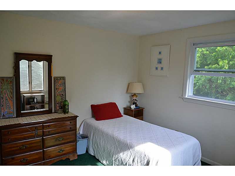 27 Norman Road Jamestown, RI 02835 - Photo 19 of 25 Bedroom.