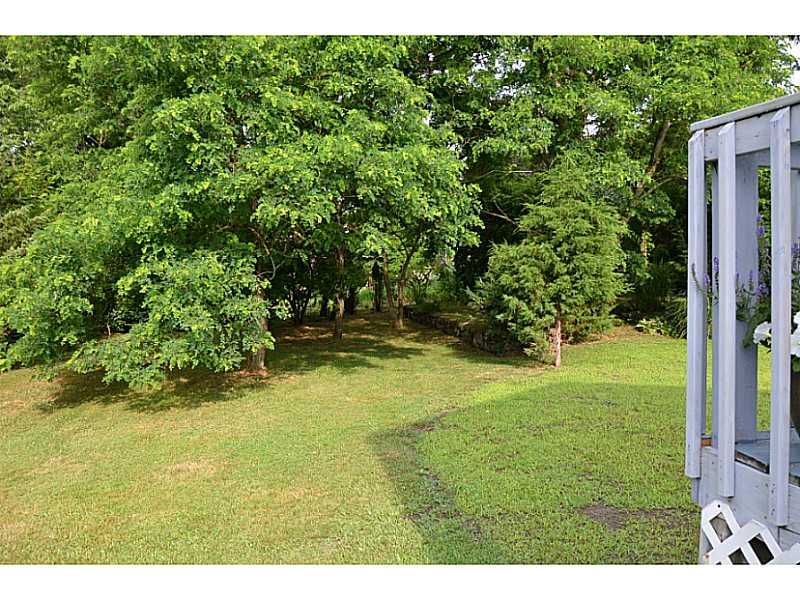 27 Norman Road Jamestown, RI 02835 - Photo 6 of 25 Yard/Garden.