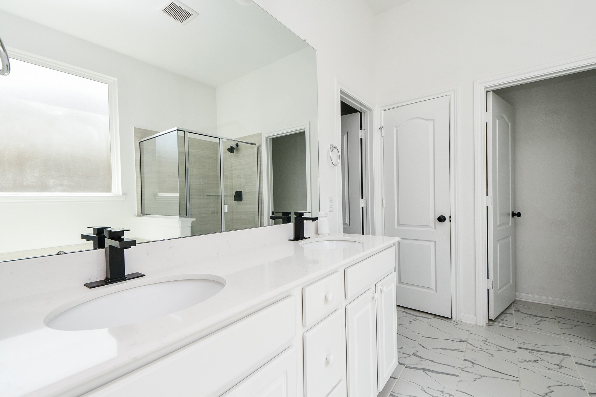 8215 Longear Lane Rosenberg, TX 77469 - Photo 20 of 23 Double Sinks with upgrades fixtures