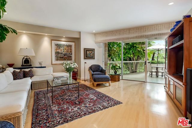 $1,966,190 | 515 Ocean Avenue, Unit 307S, Santa Monica, CA 90402