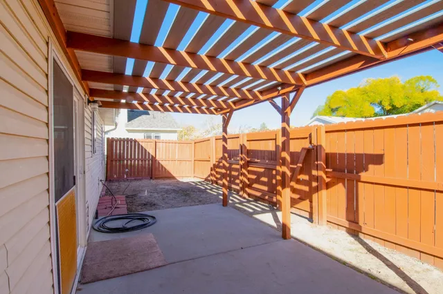 a view of an outdoor space