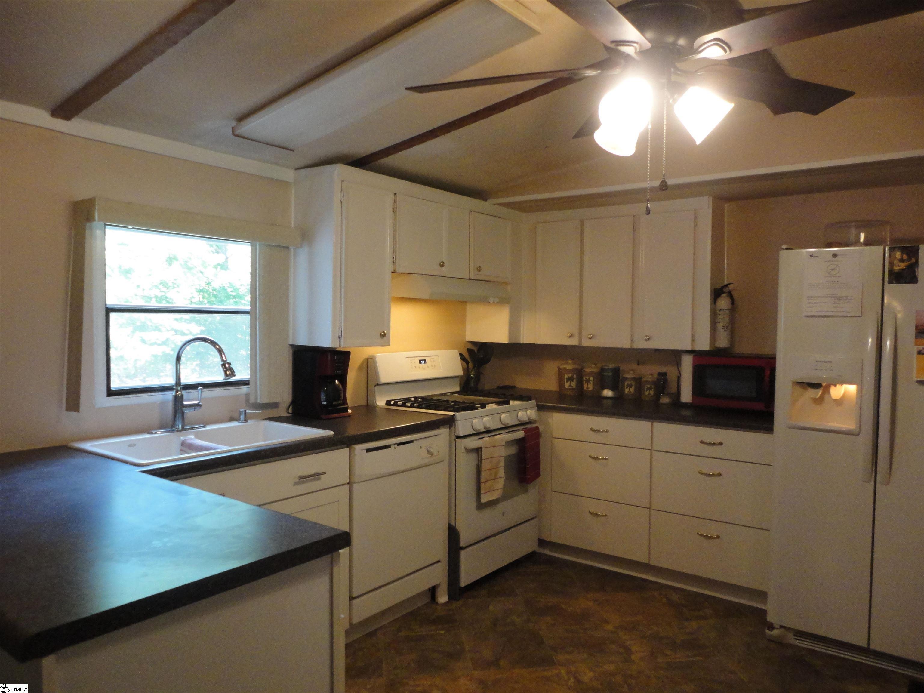 1502 Park Ridge Drive Seneca, SC 29672 - Photo 8 of 21 Gallery Image 8