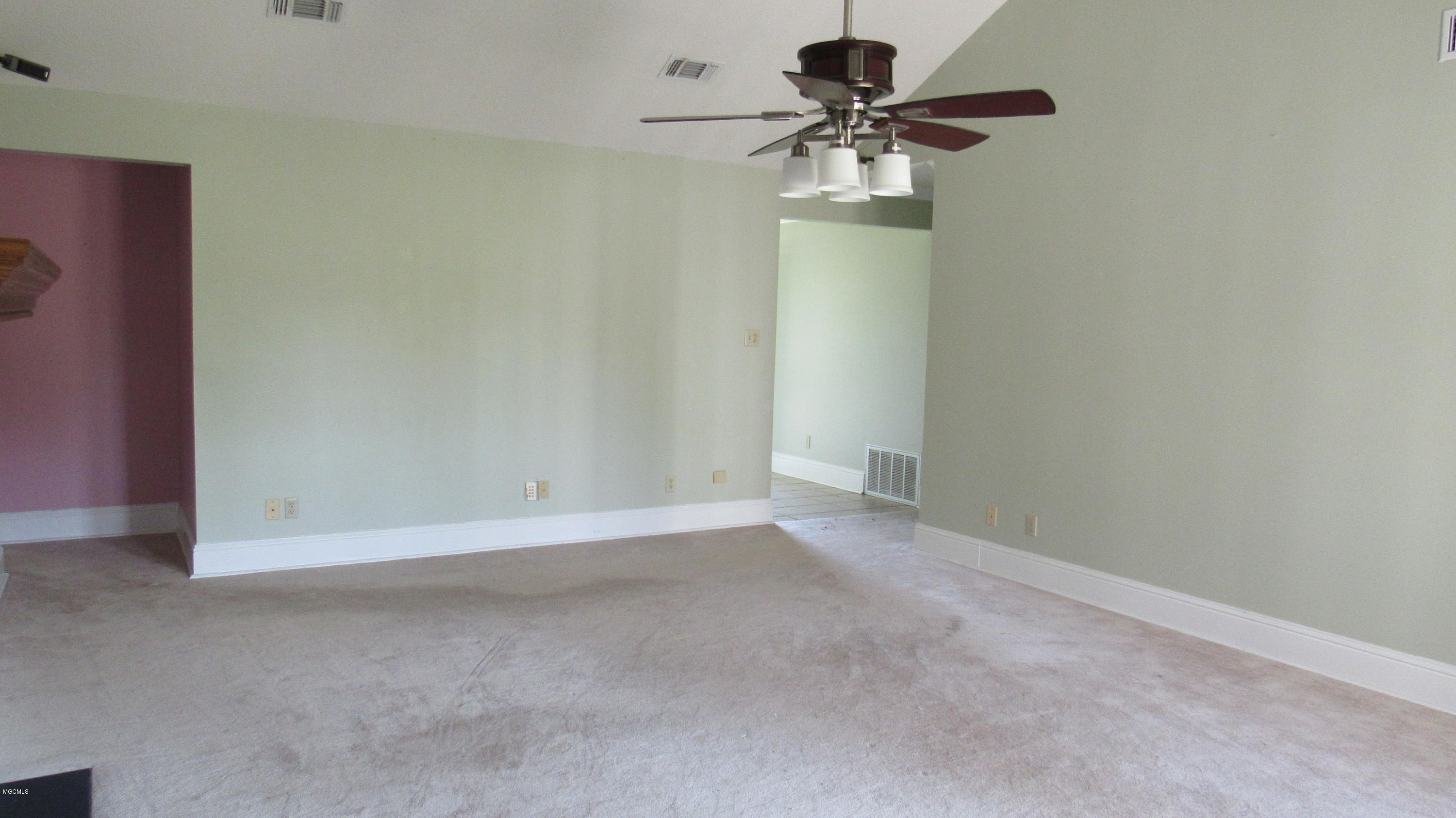 20413 Longview Road Long Beach, MS 39560 - Photo 5 of 40 LIVING ROOM VIEW 2