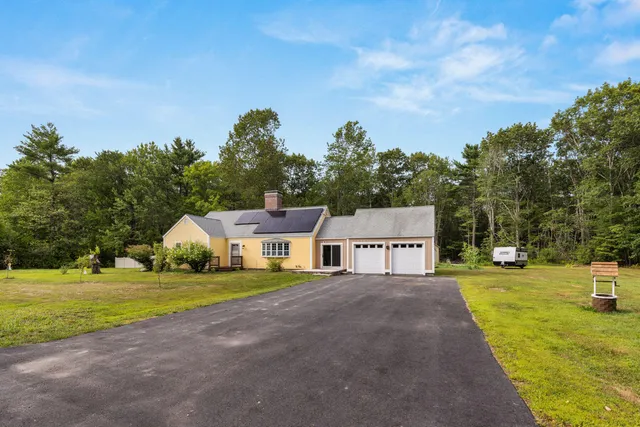 $590,000 | 1 Pinecrest Drive, Eliot, ME 03903
