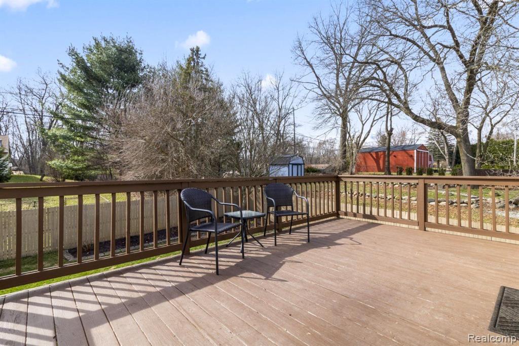 736 Pine Tree Road Lake Orion, MI 48362 - Photo 21 of 23