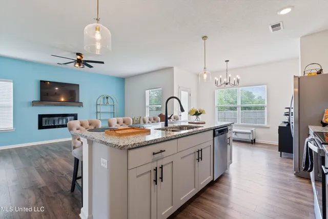 $353,656 | 31 Twin Lks Drive, Byhalia, MS 38611