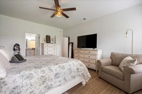 $353,656 | 31 Twin Lks Drive, Byhalia, MS 38611