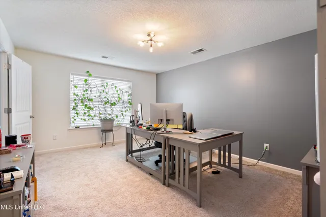 $353,656 | 31 Twin Lks Drive, Byhalia, MS 38611