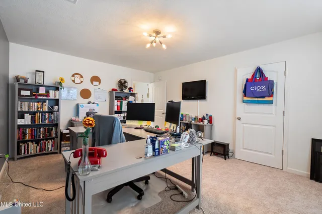 $353,656 | 31 Twin Lks Drive, Byhalia, MS 38611