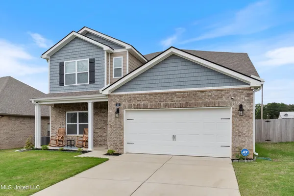 $353,656 | 31 Twin Lks Drive, Byhalia, MS 38611