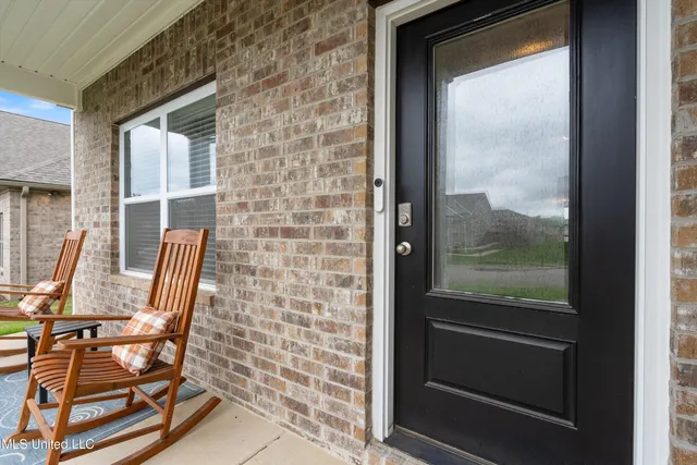 $353,656 | 31 Twin Lks Drive, Byhalia, MS 38611