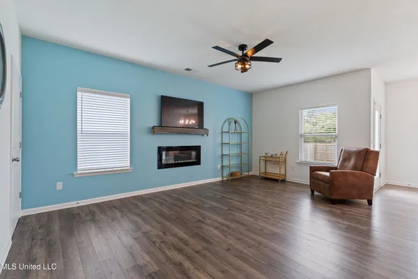 $353,656 | 31 Twin Lks Drive, Byhalia, MS 38611